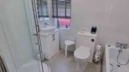 Bathroom - Offset Cubicle Shower 3