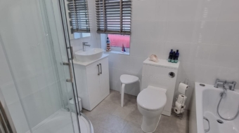 Bathroom - Offset Cubicle Shower 3