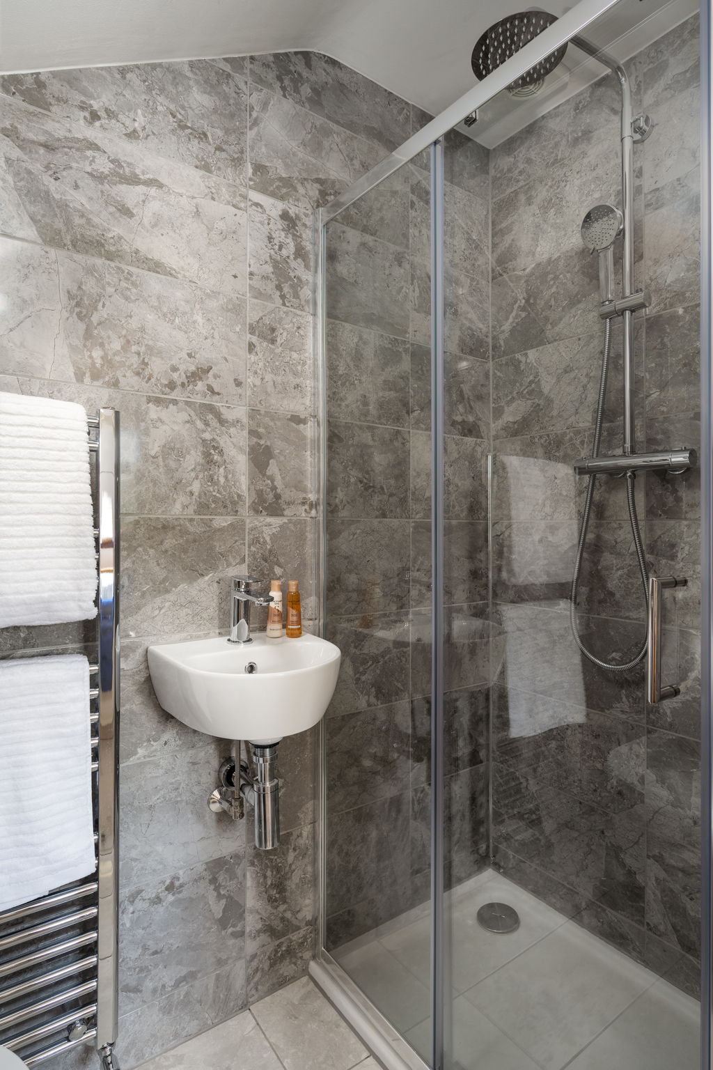 Contemporary Bathroom and En-suite 5