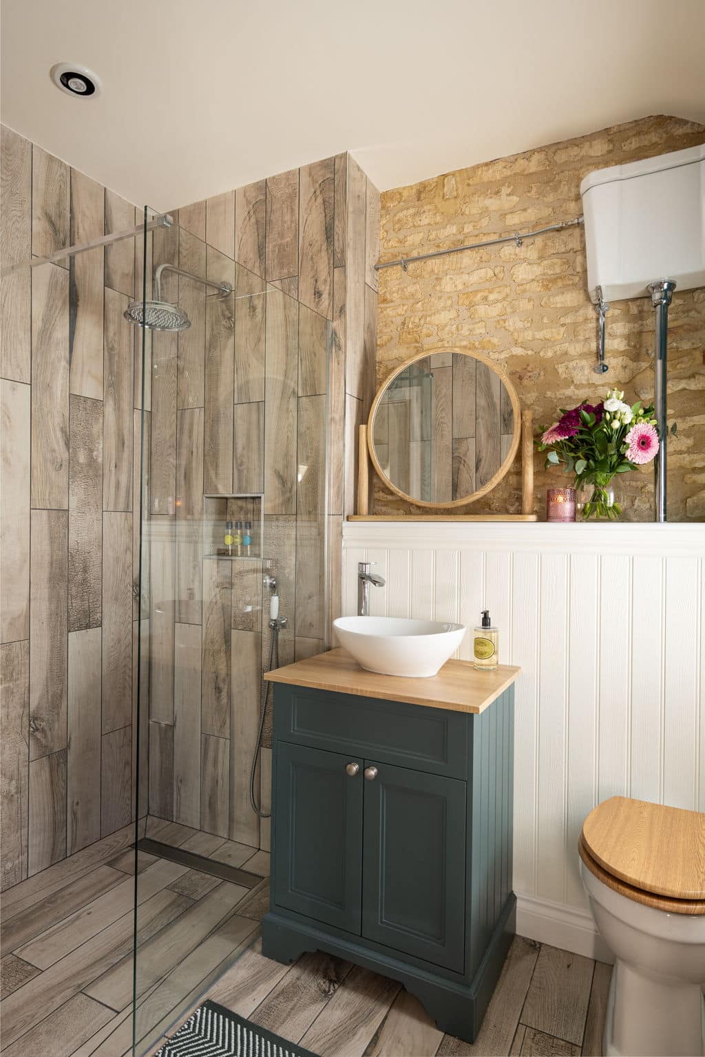 Modern and traditional bathroom 3