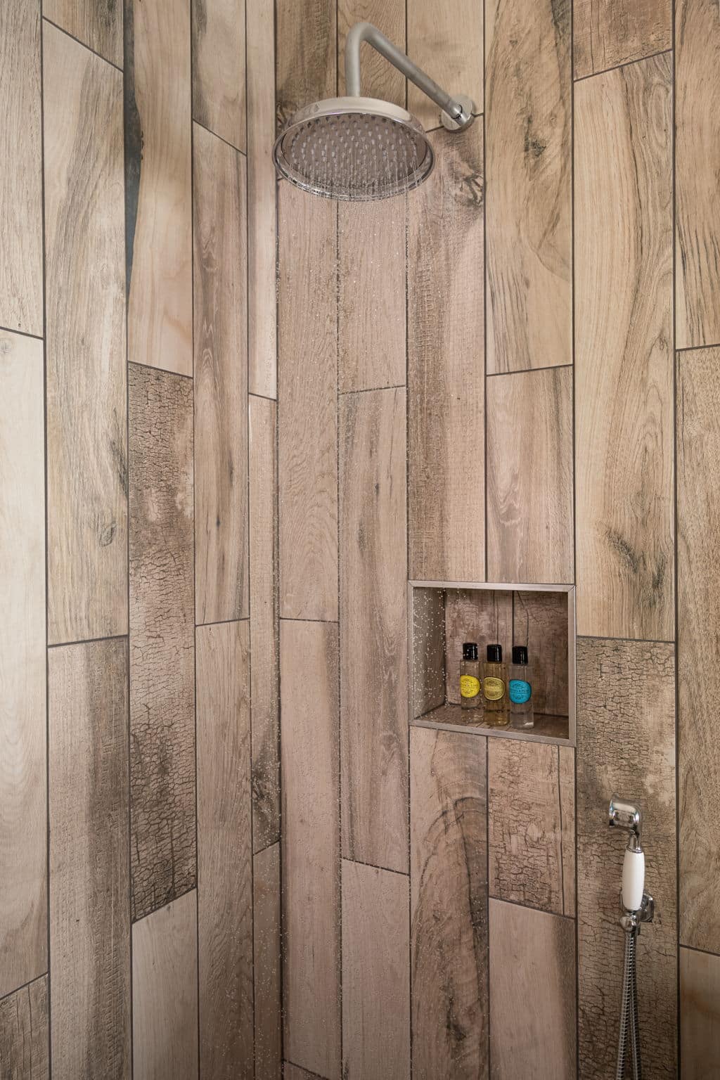 Modern and traditional bathroom 6
