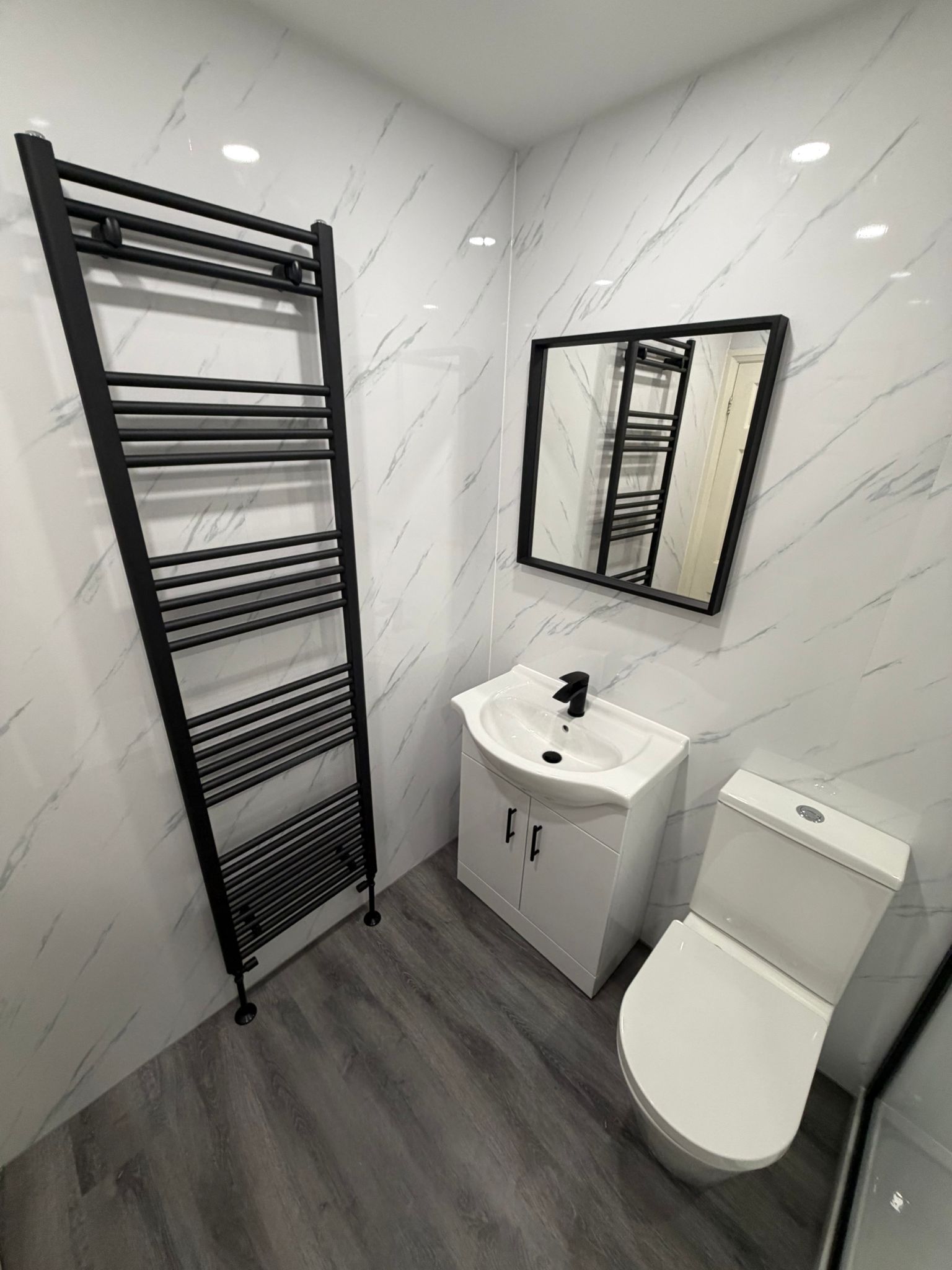 Black Frame Shower
