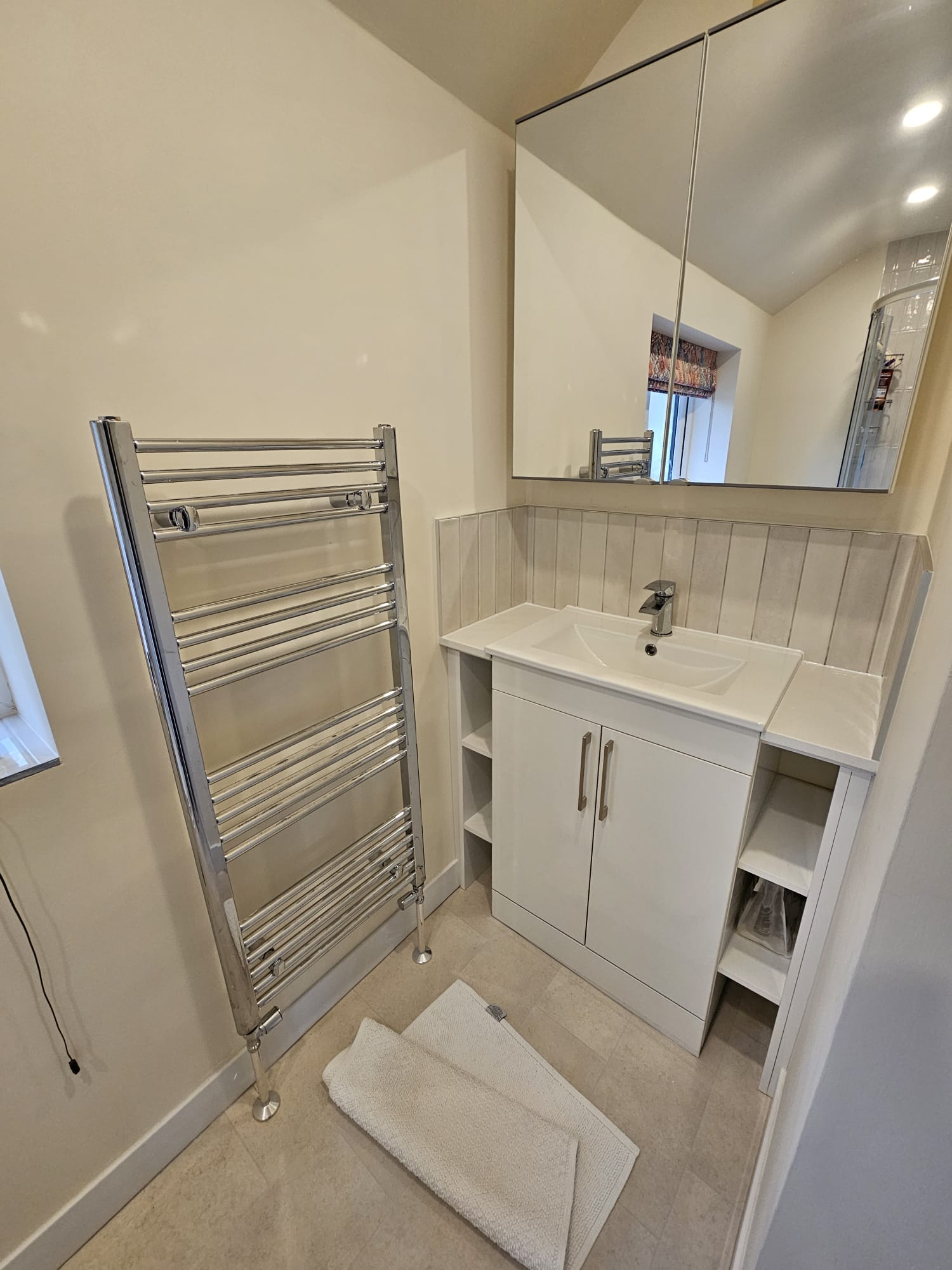 Offset Quadrant Shower